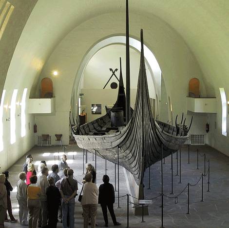 het_oseberg_schip_in_het_vikingschipmuseum_oslo.jpg