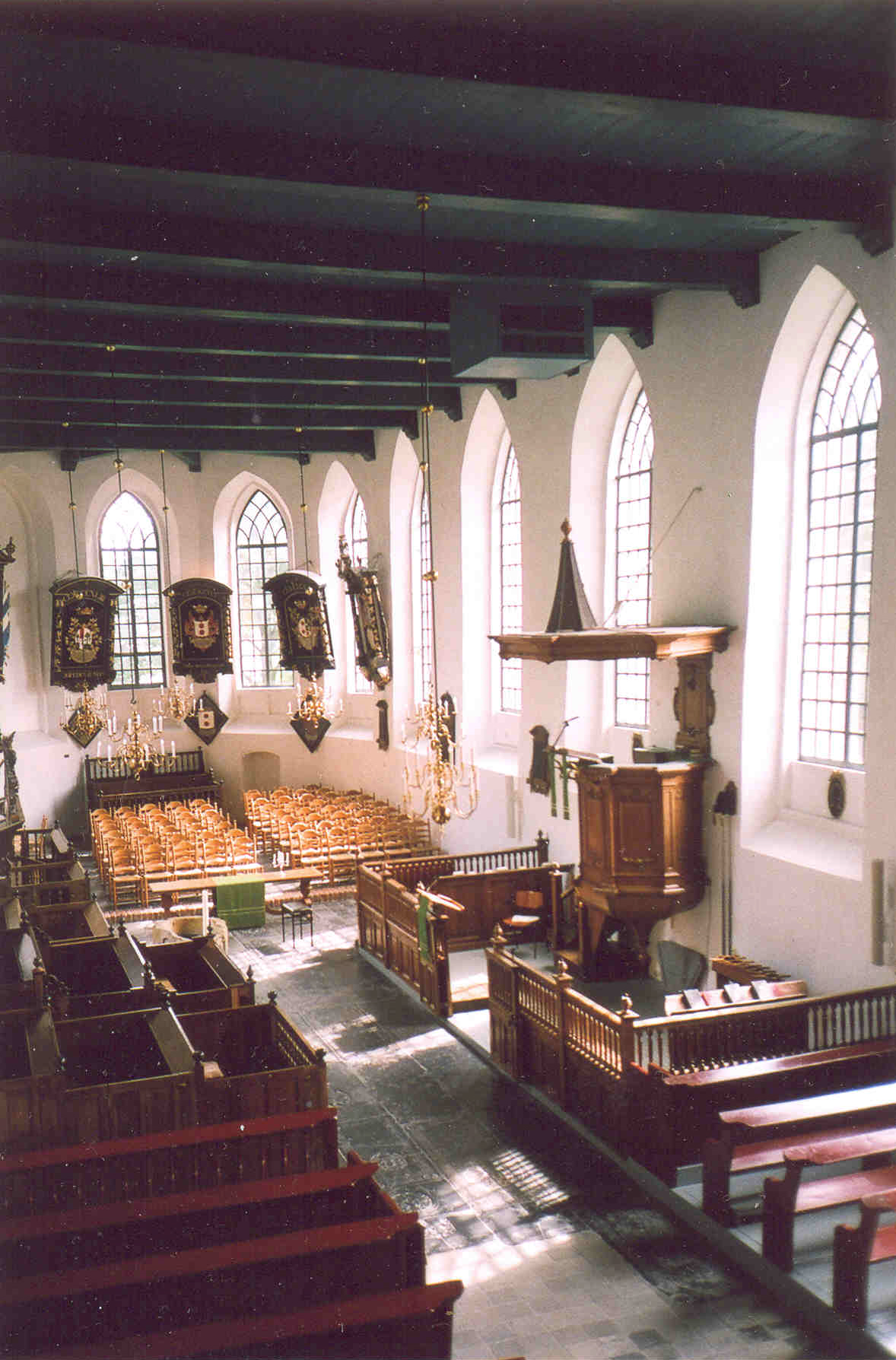 interieur_maria_kerk_te_buitenpost.jpg